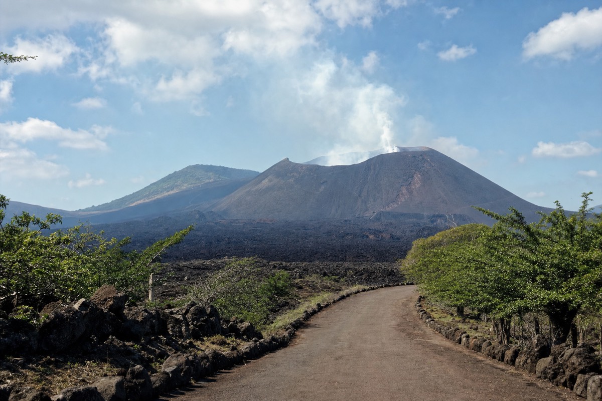 The park entrance road leading up to the Masaya Volcano crater rim