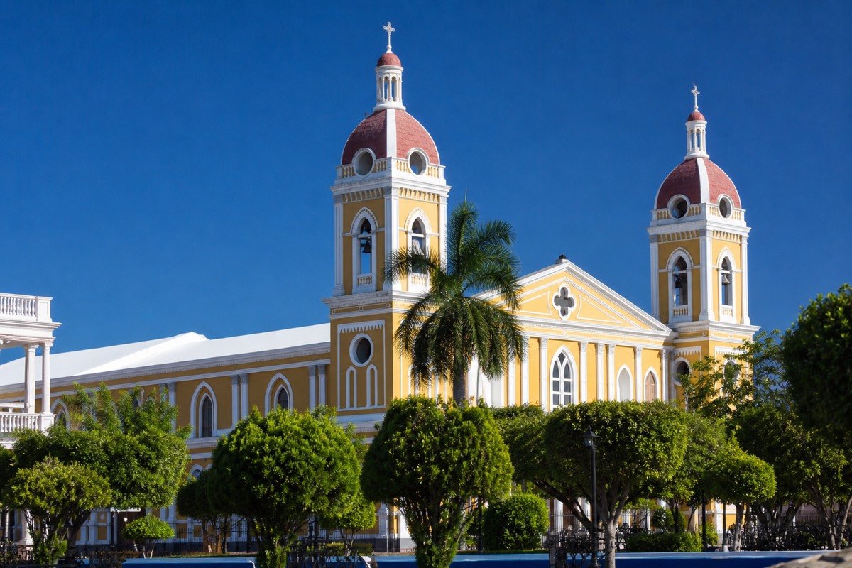 The colonial streets of Granada, Nicaragua